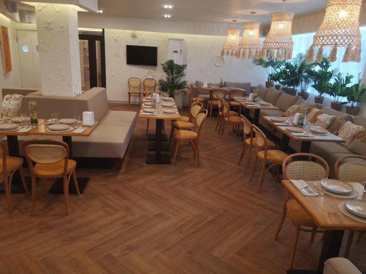 Ayhan Hotel Aqtöbe Luaran gambar