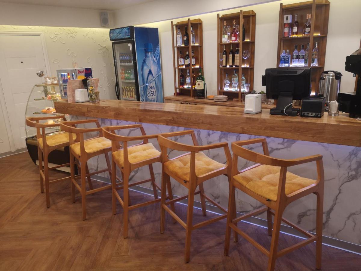 Ayhan Hotel Aqtöbe Luaran gambar