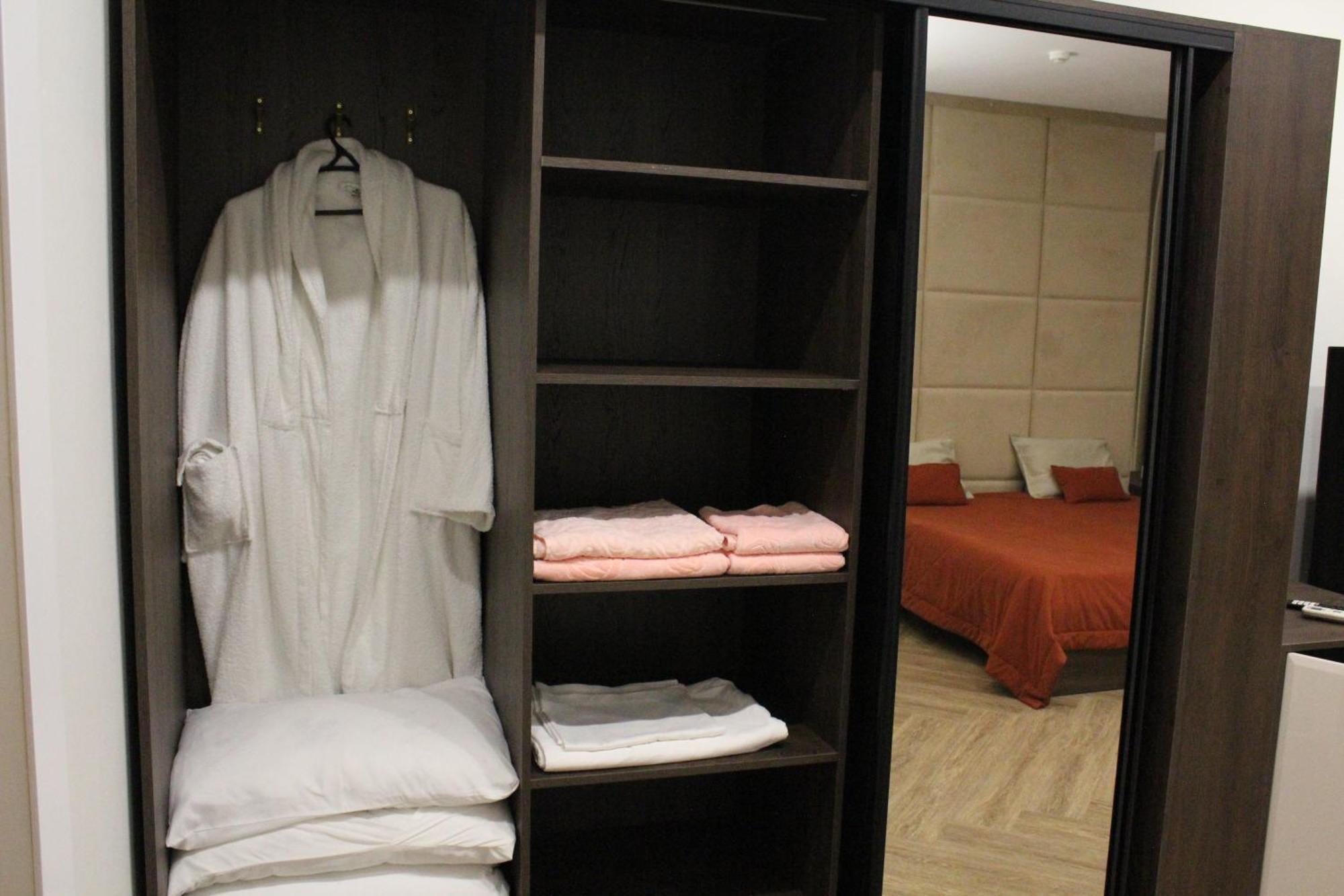 Ayhan Hotel Aqtöbe Luaran gambar