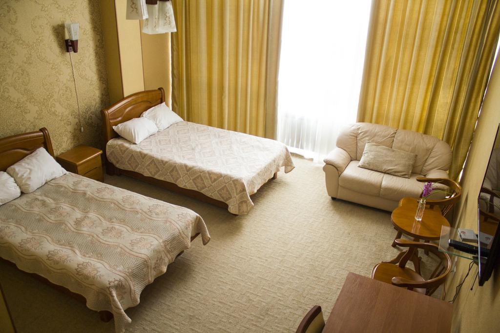 Ayhan Hotel Aqtöbe Luaran gambar