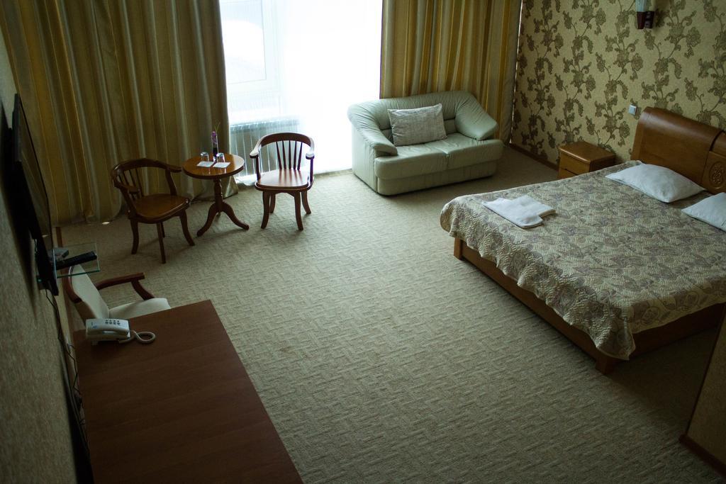 Ayhan Hotel Aqtöbe Luaran gambar