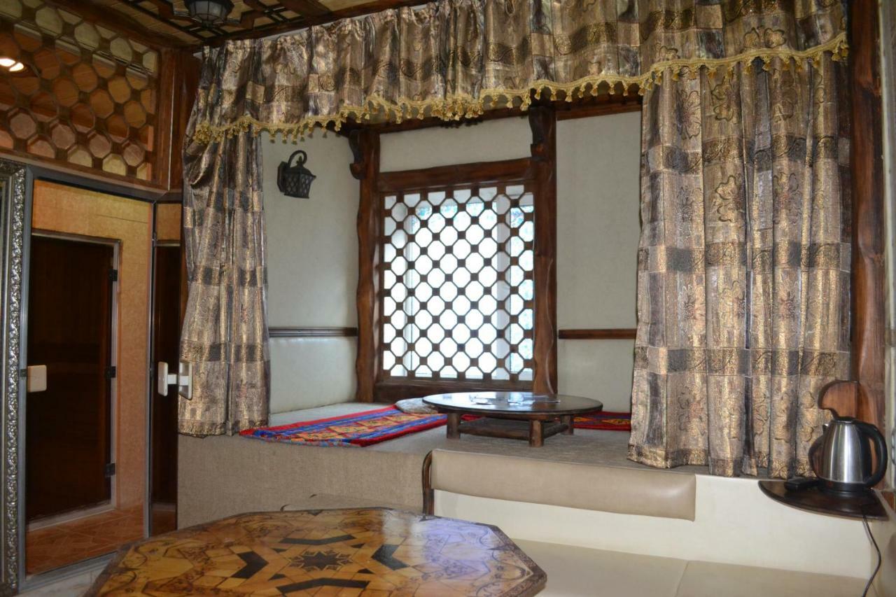 Ayhan Hotel Aqtöbe Luaran gambar