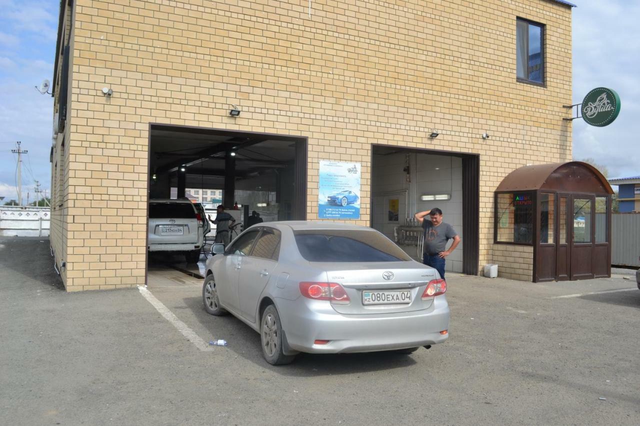 Ayhan Hotel Aqtöbe Luaran gambar