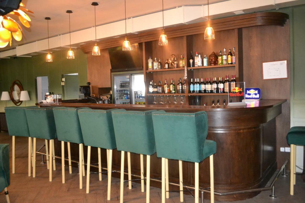 Ayhan Hotel Aqtöbe Luaran gambar